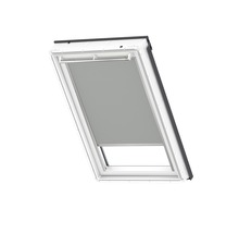 Fenêtre de toit avec store pour protection solaire