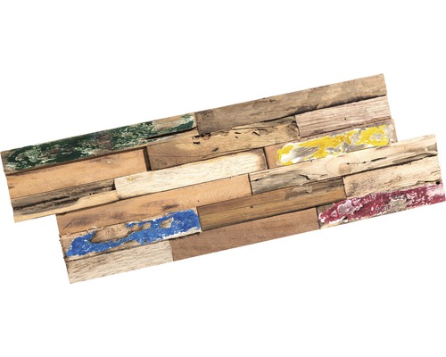 Holzverkleidung aus recyceltem Altholz mit Farbakzenten