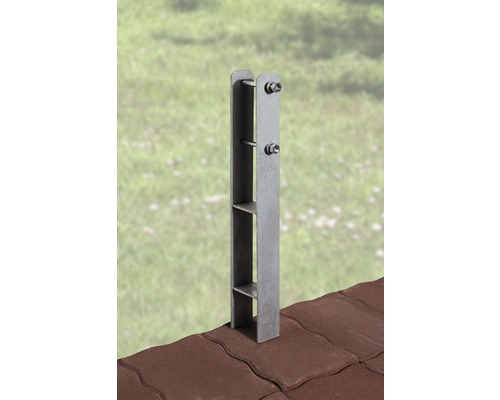 Metallpfostenhalterung für den Außenbereich auf Betonpflastersteinen