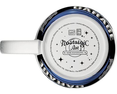 Unterseite einer Tasse mit dem Nostalgic Art Merchandising Logo und einem Hinweis zur Eignung für Mikrowelle und Spülmaschine.