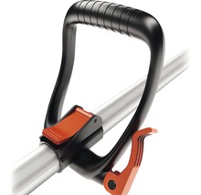 Detailaufnahme eines Gartengeräte-Griffs mit Betätigungselement