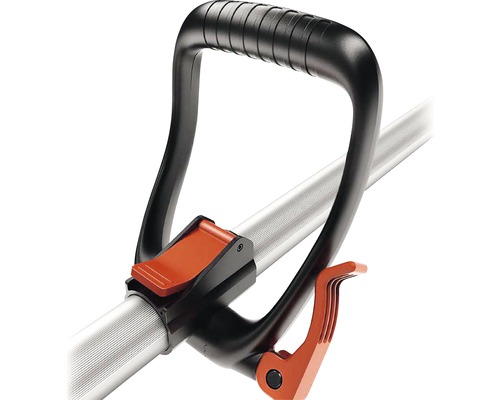 Detailaufnahme eines Gartengeräte-Griffs mit Betätigungselement