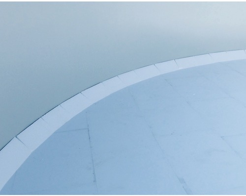 Gros plan du plafond et du mur