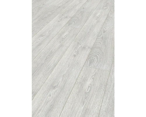 Nahaufnahme von hellem Laminatboden mit Holzstruktur.