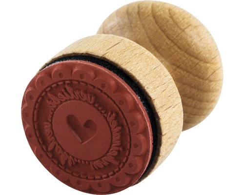 Tampon avec motif de cœur et manche en bois