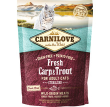 Carnilove Katzenfutter mit Karpfen und Forelle für ausgewachsene, sterilisierte Katzen in einer Verpackung.