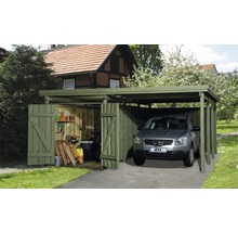 Carport mit Geräteschuppen und geparktem Auto