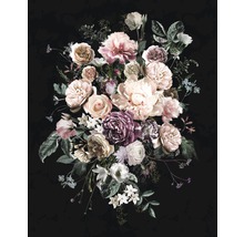 Arrangement floral avec des roses et des pivoines