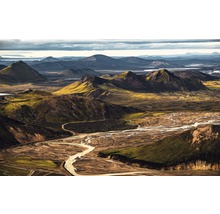 Paysage avec montagnes et une rivière
