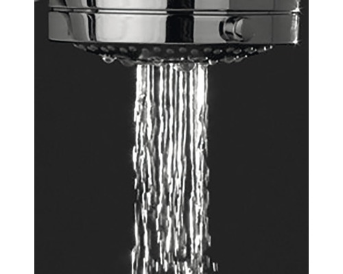 Duschkopf mit fließendem Wasser