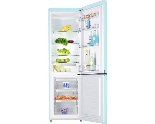 Geöffneter Kühlschrank mit Lebensmitteln auf den Regalen und in den Schubladen