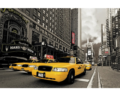 Szene in New York mit gelben Taxis und dem Hard Rock Cafe