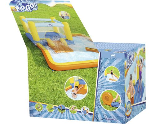 Verpackung einer aufblasbaren Wasserrutsche für Kinder mit Planschbecken