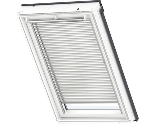 Dachfenster mit Jalousie zur Lichtregulierung