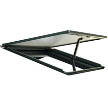 Kellerfenster mit Öffnungsmechanismus