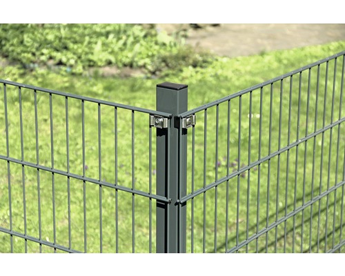 Clôture en treillis double fil avec poteaux de clôture et attaches de fixation