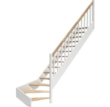 Treppe mit Holzstufen und weißem Geländer