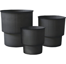Trois pots de fleurs côtelés en terre cuite de différentes tailles