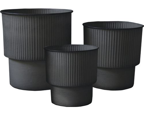 Trois pots de fleurs côtelés en terre cuite de différentes tailles