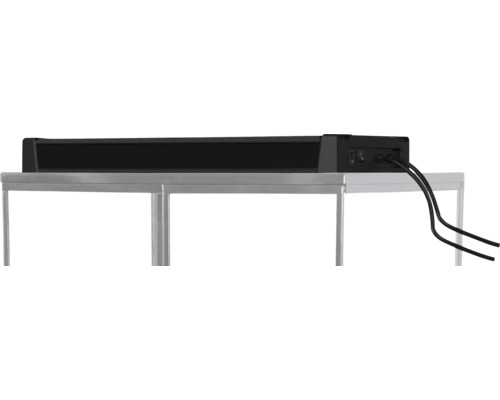 Schwarze Aquarienabdeckung auf einem Aquarienschrank