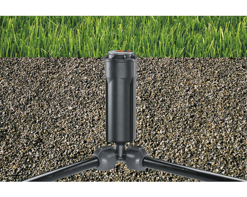 Arroseur escamotable dans le jardin