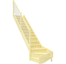 Holztreppe mit Metallgeländer