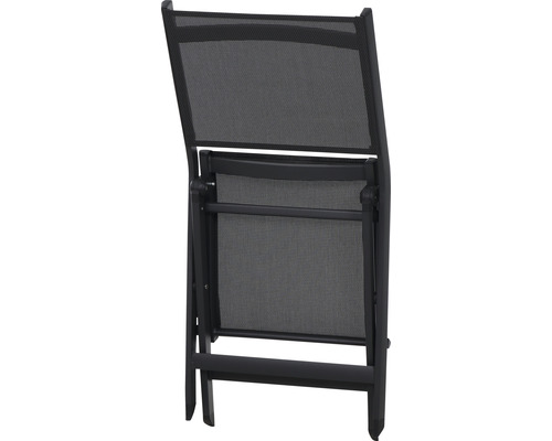 Zusammengeklappter Gartenstuhl mit Textilbespannung