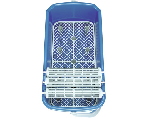 Blauer Putzeimer mit Auswringvorrichtung