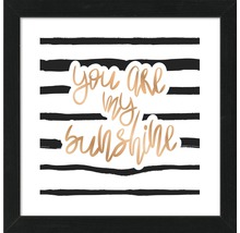 Gerahmtes Bild mit der Aufschrift ''You are my sunshine'' auf horizontalen Streifen