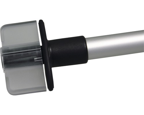 Nahaufnahme eines Fensterwischers mit Teleskopstiel.