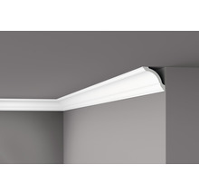 Plafond avec moulures décoratives