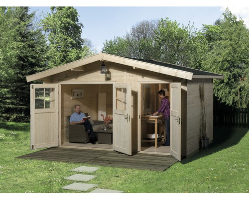 Gartenhaus weka 261 Gr. 2 inkl. Fußboden 460 x 380 cm natur Holzgartenhaus mit zwei offenen Türen, einer Sitzecke und einem Waschbereich im Garten.