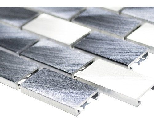 Mosaikfliesen aus Metall und Glas