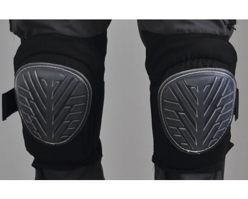 Gros plan sur des genouillères sur un pantalon de travail pour plus de protection