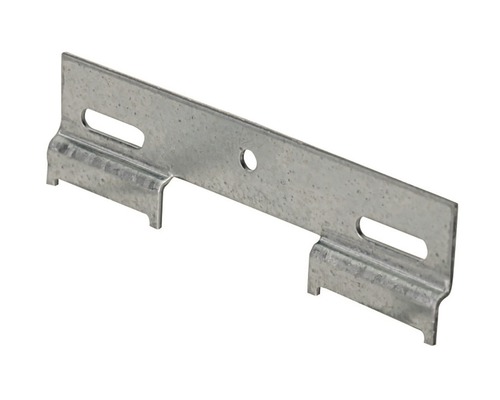 Metallhalterung mit Aussparungen und Laschen