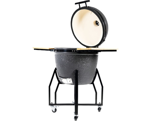 Keramikgrill mit offenem Deckel auf einem Rollwagen