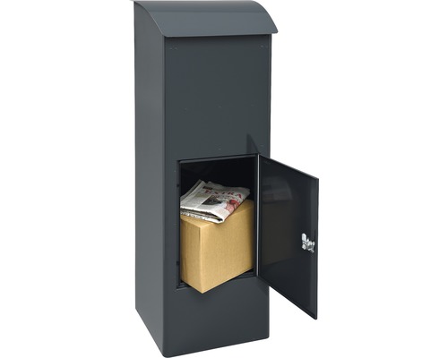 Briefkasten mit Paketfach, offen mit Zeitung und Paket