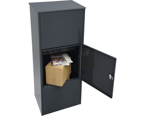 Briefkasten mit Paketfach, geöffnet mit Zeitung und Paket