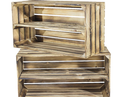 Deux étagères en bois empilées