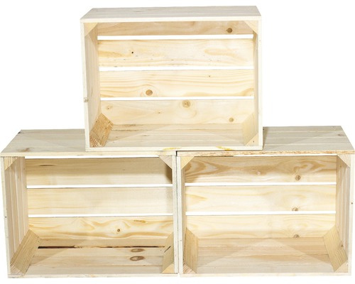 Trois caisses en bois empilées