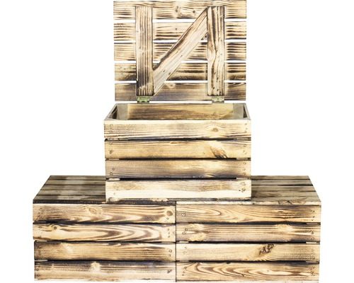 Coffre en bois avec couvercle sur socle en bois