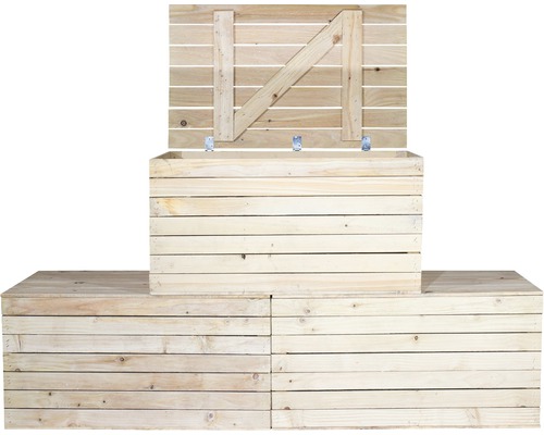 Podium en caisses en bois avec rabat