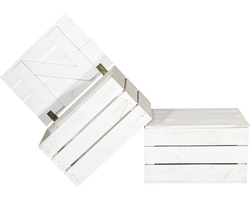 Trois caisses en bois blanches empilées