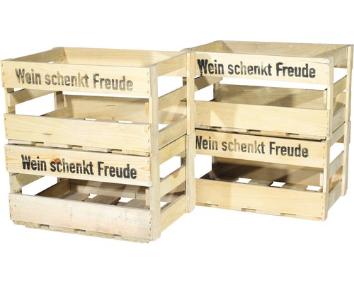 Zwei Weinkisten aus Holz mit dem Aufdruck ''Wein schenkt Freude''