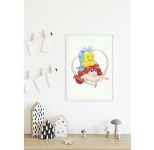 Image encadrée d''Ariel et Polochon sur un mur blanc