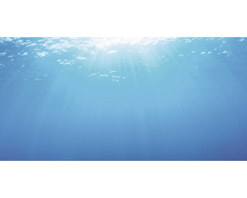 Unterwasseransicht mit Sonnenstrahlen