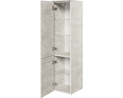 Armoire haute ouverte avec plusieurs étagères en verre