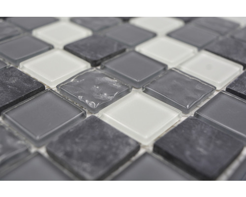 Mosaïque avec des carreaux en verre carrés