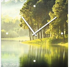 Wanduhr mit Seelandschaftsmotiv und weißen Zeigern