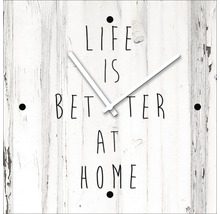 Dekorative Wanduhr mit dem Schriftzug Life is Better at Home